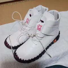 ❇22cm　未使用ブーツ❇(箱、ビニール付き)