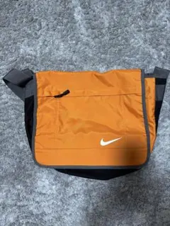 00s　OLD NIKE　ワンショルダー　メッセンジャーバッグ　オレンジ　テックのサムネイル