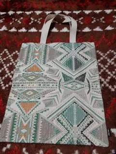 Item thumbnail for item 04685230-f2c4-4537-91fa-7f92f2386963