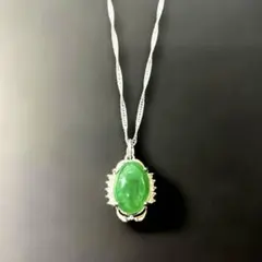 グリーンストーン　ネックレス
