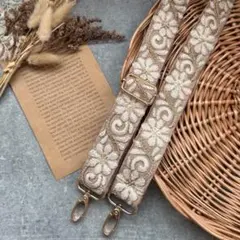 210.インド刺繍ショルダーストラップ　スマホショルダー