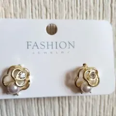 花モチーフ ピアス(両耳用)