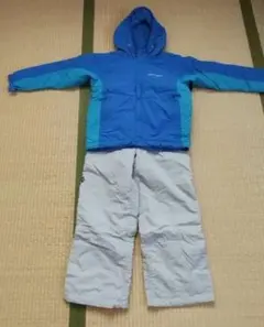 モンベル　キッズスノーウェア　サイズ140 グローブ付き