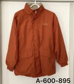 美品　マウンテンパーカー　くすみオレンジ