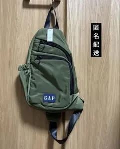 GAP ボディバッグ カーキグリーン色 未使用品 KIDS