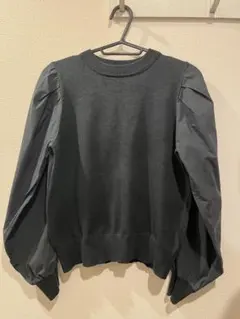 黒 パフスリーブ 長袖トップス