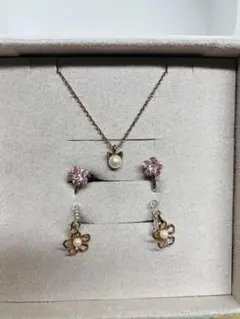 パール猫ネックレスとお花のイヤリング3点セット