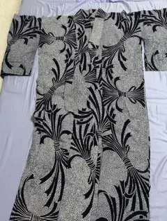 黒と白の花柄 浴衣