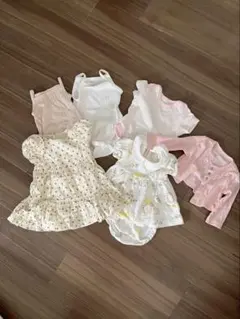 ベビー服セット（ドレス、ボディスーツ、カーディガン）