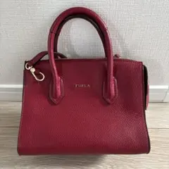 FURLA 赤 レザー ハンドバッグ