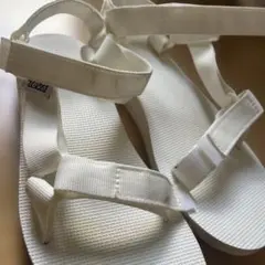 Teva ホワイト スポーツサンダル