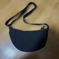 ユニクロ　ラウンドミニショルダーバッグ　ブラック