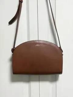 APC ショルダーバッグ ブラウンのサムネイル