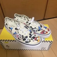 VANS Disney歴代ミッキー　総柄 ローカットスニーカー ホワイト