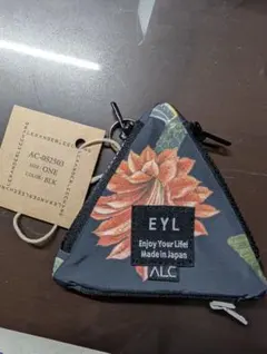 2026年最新】eyl triple pocket pouchの人気アイテム - メルカリ