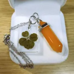 【四つ葉の守護】本物☆四つ葉のクローバー＆アラゴナイト☆ペンダント
