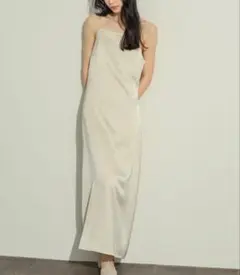 【美品】NEUNA サテンバックシャンキャミワンピース　白　春コーデ　キャミ