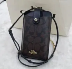 coachスマホショルダーバッグ
