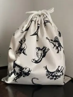 巾着袋　恐竜柄