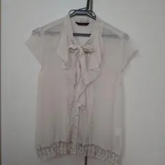 オフホワイト シフォン ノースリーブ シャツ
