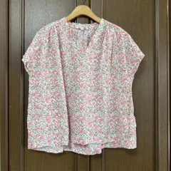美品　UNIQLO リバティ　コラボ　花柄フレンチスリーブブラウス　M ユニクロ