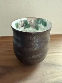 【未使用品】九谷燒 日展作家 和田青良　湯吞茶碗　花模様 未使用品】九谷燒 日展作家 和田青良 湯吞茶碗 花模様