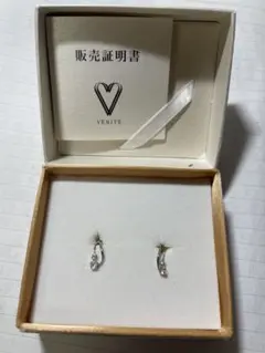 VERITE シルバー ピアス