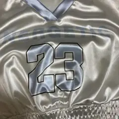 SHEIN VネックTシャツ