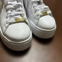 PUMA レディーススニーカー　白　24.5cm 厚底