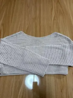 透かし編みライトグレー長袖ニット