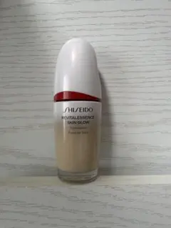 SHISEIDO エッセンススキングロウファンデーション 130