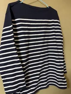ネイビーとホワイトのストライプ長袖トップス ユニクロ