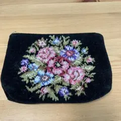 刺繍ポーチ