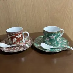 ティーカップ・ソーサー 2個セット（赤・緑）