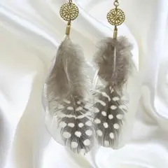 フェザー ピアス 羽 ハンドメイド ブラウン×ホワイト