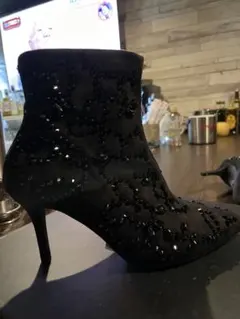 RANDA Mサイズ　ビーズ装飾黒スエードアンクルブーツ　バックリボン別添