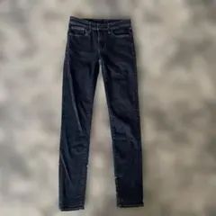 UNIQLO ダークブルー スリムフィットデニム