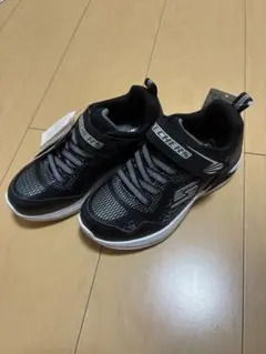 【新品】SKECHERS 光る靴 18.0cm ブラック