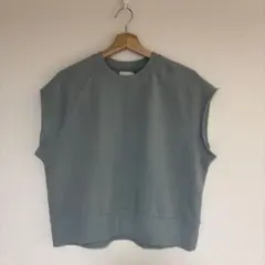 水色ベスト