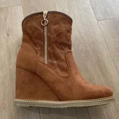 お値下試着のみ❣️【あしながおじさん】23.5スウェードショートブーツ