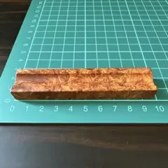 花梨瘤　木製ペン置き　④