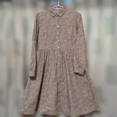 earth　クロスカンパニーのフラワープリント Aラインワンピースｓ