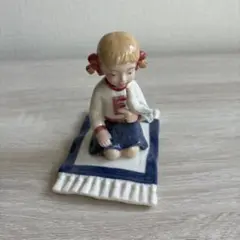 ロイヤルコペンハーゲン フィギュリン 2004年 女の子 エマ - メルカリ