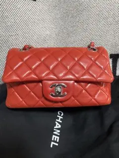 CHANEL ミニマトラッセ 赤 ラムスキン