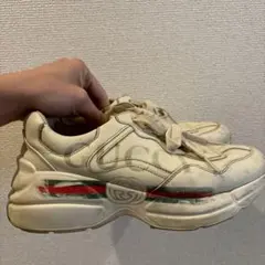 Gucci ホワイト スニーカー 使用感ありのサムネイル