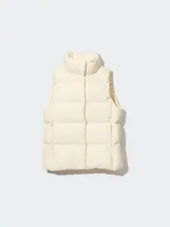 UNIQLO パウダーソフトダウンベスト　OFF WHITEのサムネイル