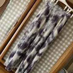 ◎更に更にお値下げしました。紫と白のタイダイ柄プリーツパンツ　サイズ表記 38