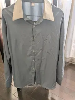 青色 長袖ボタンアップシャツ