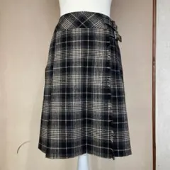 チェック柄タイトスカート ダブルバックル付き