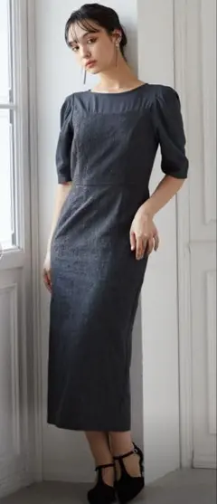 美品◎AIMER エメ　アラベスク調刺繍タイトライン　パーティードレス